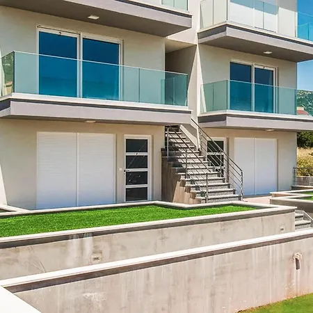 Two-bedroom In Apartman Trogir