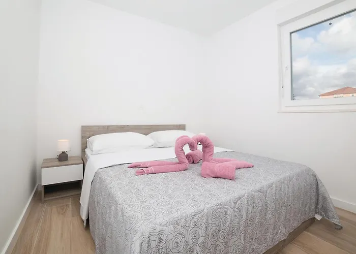 Two-bedroom In Διαμέρισμα *